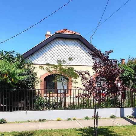 Bundik Vendégház Berettyóújfalu Exterior foto