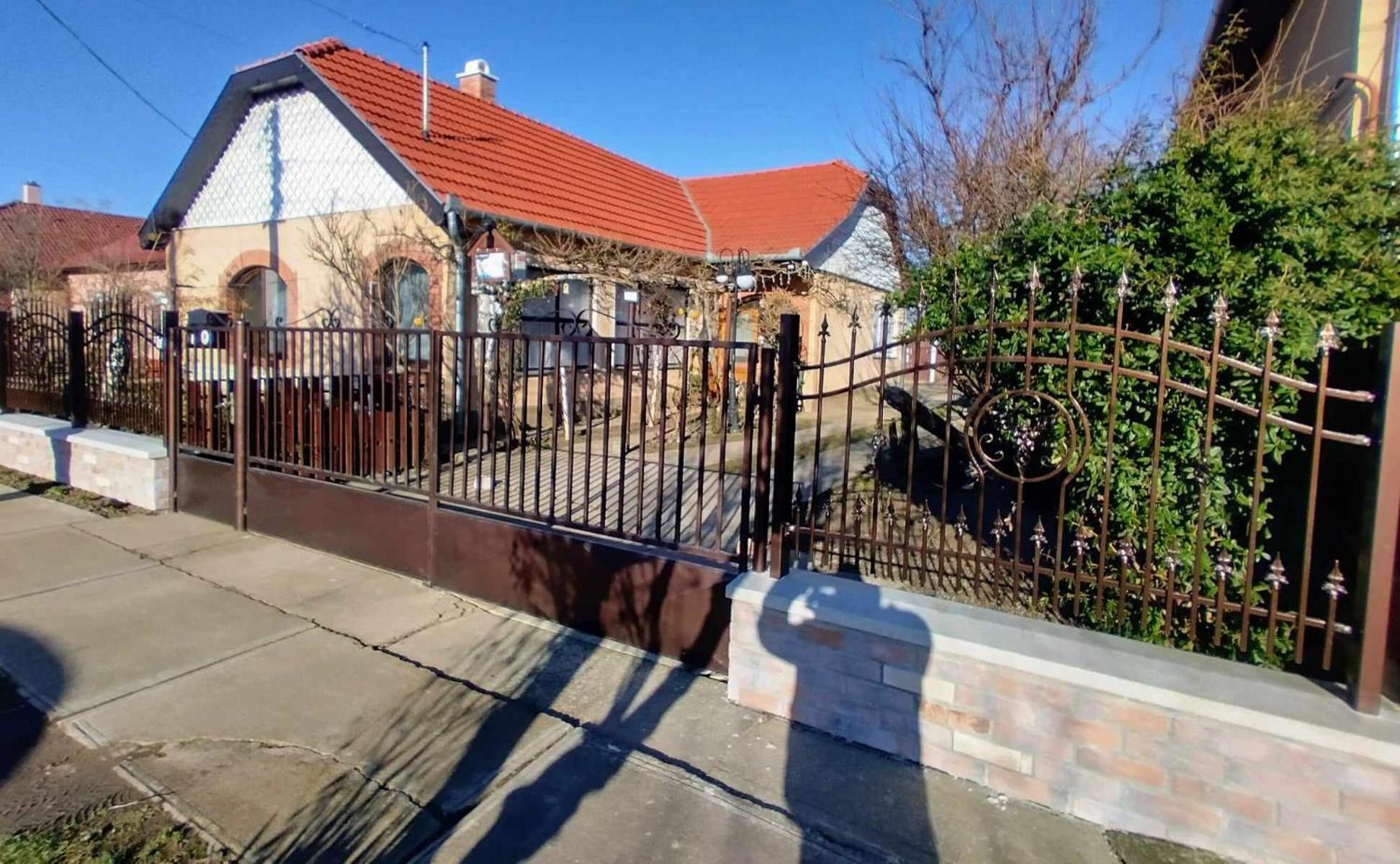 Bundik Vendégház Berettyóújfalu Exterior foto